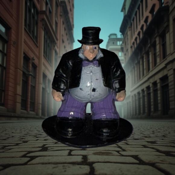 Vintage DC Comics Batman  The Penguin  Mini Figure Cake Topper Toy 1.5” B20 - Picture 1 of 6